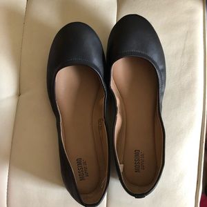 Size 8w mossimo ballerina flats